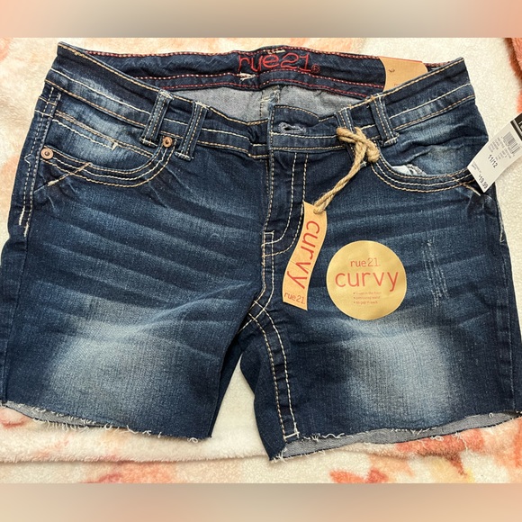 Rue 21 (long) blue Jean shorts size
11/12 NWT - Picture 2 of 2